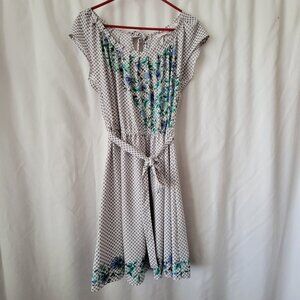 Lauren Conrad Dress Medium Checkered Floral Tie back Pleated Neck Cap sleeve EUC